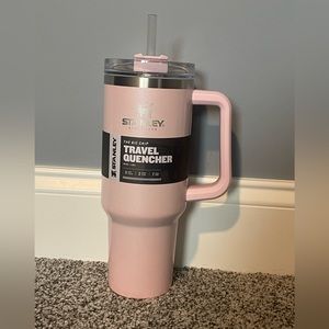 New Stanley 40oz quencher color is parfait pearlescent